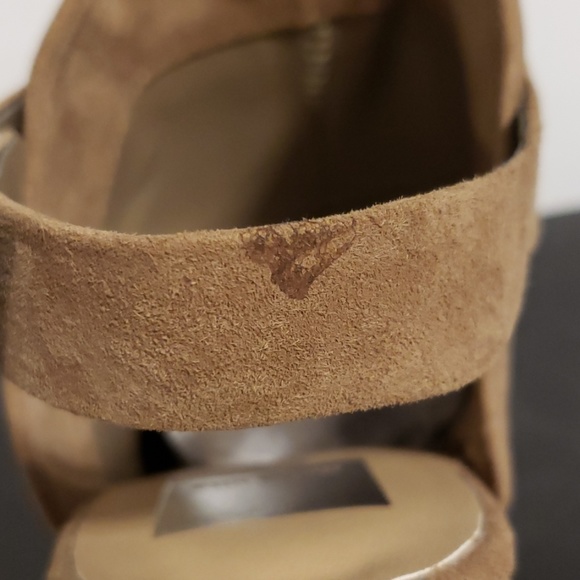 DOLCE VITA OPEN TOE WEDGES SIZE 10
NOT AVAILABLE DONATED - Picture 8 of 8